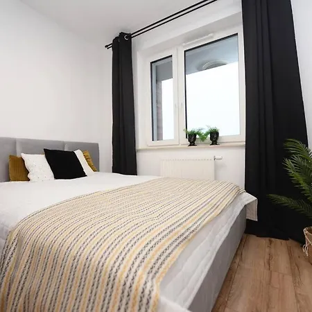 Superapart B. Karoliny 25 *