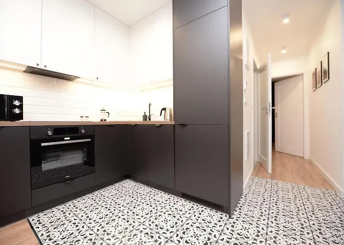 Superapart B. Karoliny 25 *